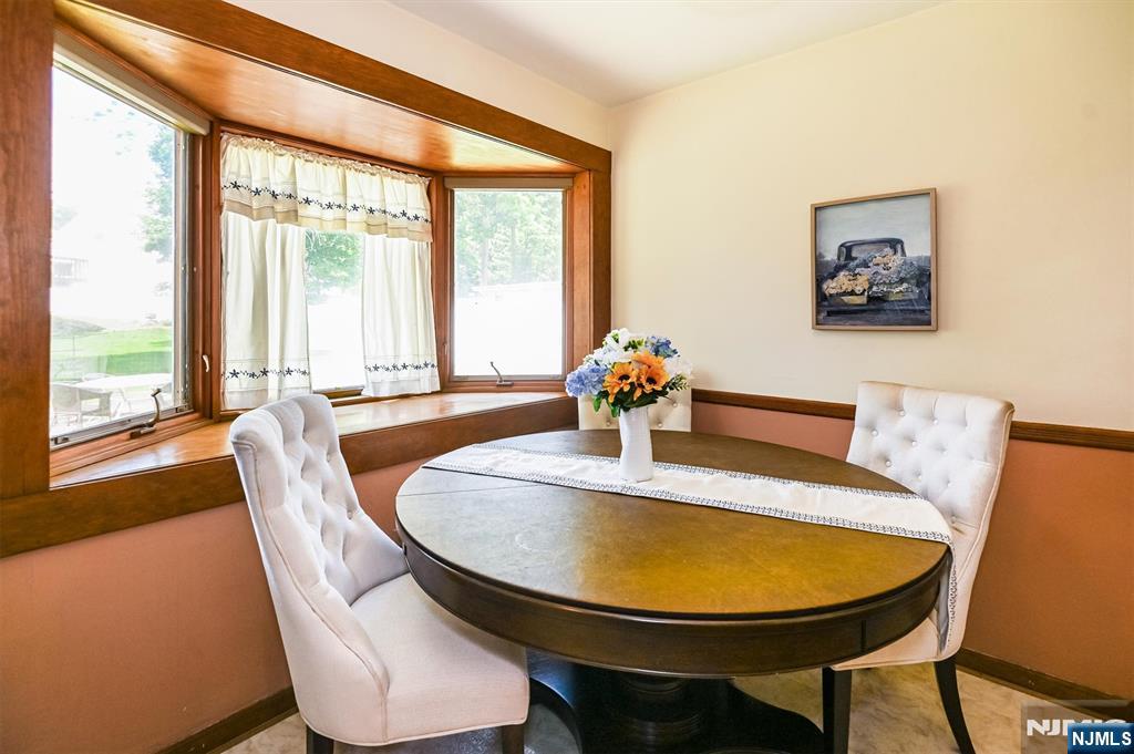 111 Jackson Avenue Wayne, NJ 07470 - Photo 7 of 27