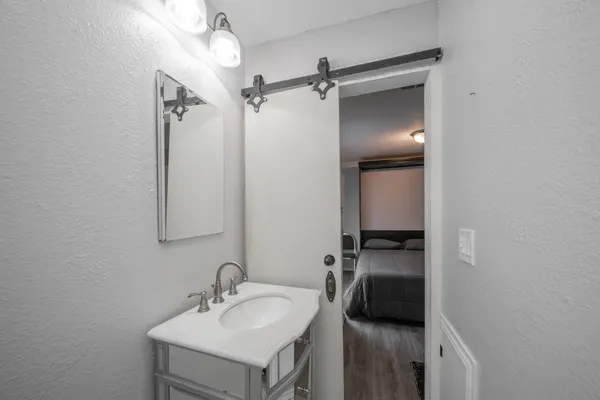 $1,900 | 6317 P 1/2, Galveston, TX 77554