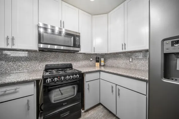 $1,900 | 6317 P 1/2, Galveston, TX 77554