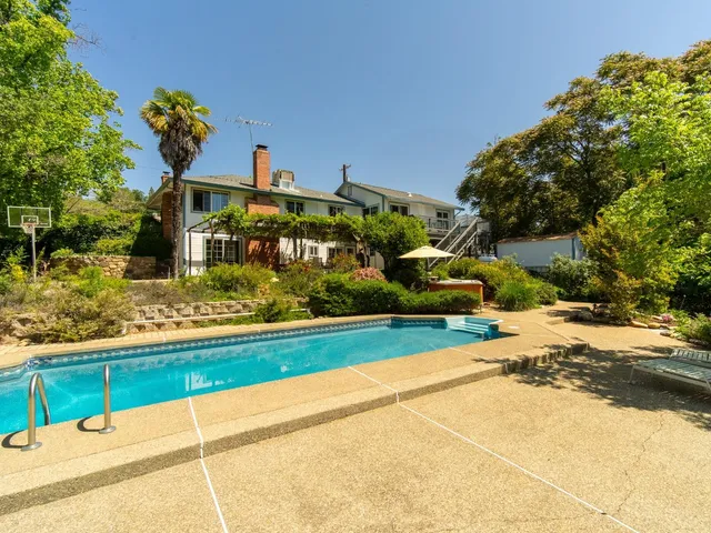 a view of a volley ball court