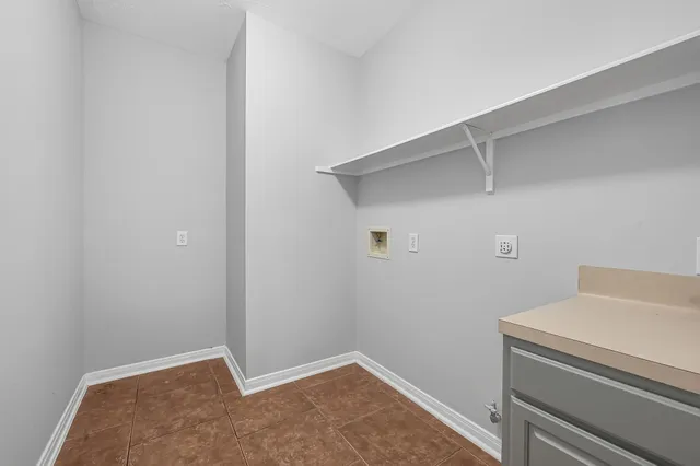 a view of utility room