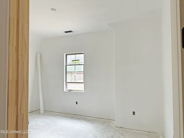 $689,900 | 276 Cedar Crst Cove, Byhalia, MS 38611