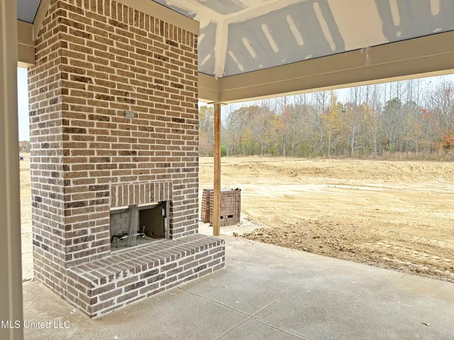 $689,900 | 276 Cedar Crst Cove, Byhalia, MS 38611