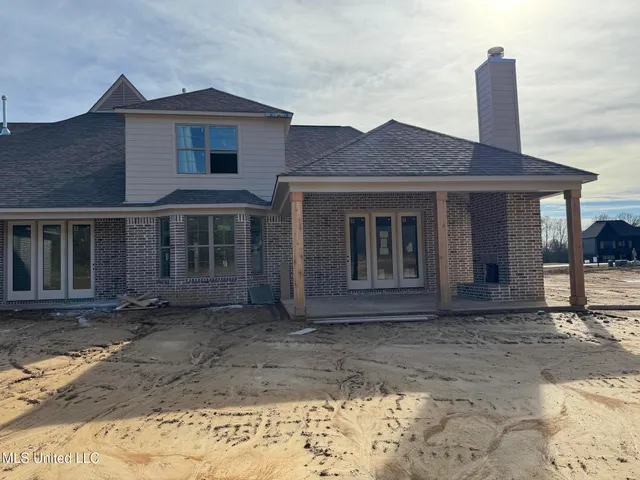 $689,900 | 276 Cedar Crst Cove, Byhalia, MS 38611