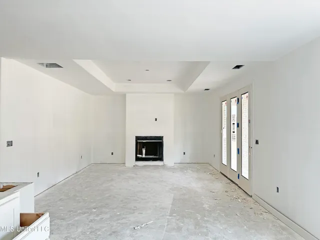 $689,900 | 276 Cedar Crst Cove, Byhalia, MS 38611