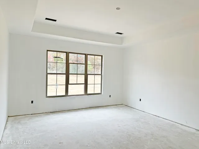 $689,900 | 276 Cedar Crst Cove, Byhalia, MS 38611