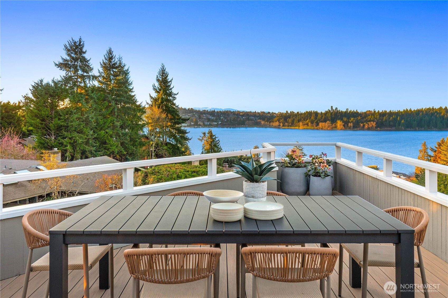 7580 Southeast 71st Street Mercer Island, WA 98040 - Photo 11 of 39