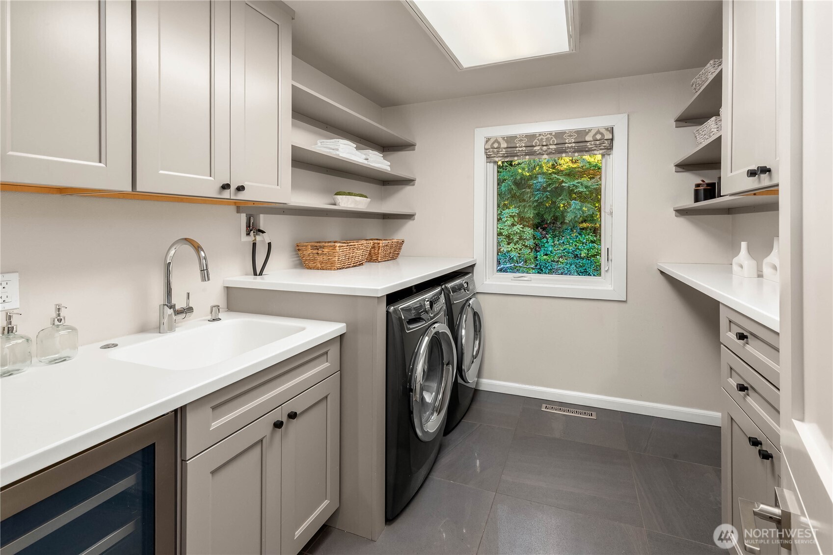 7580 Southeast 71st Street Mercer Island, WA 98040 - Photo 17 of 39