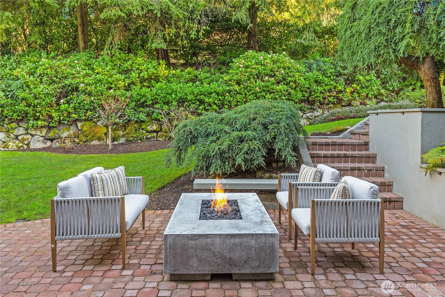 7580 Southeast 71st Street Mercer Island, WA 98040 - Photo 20 of 39