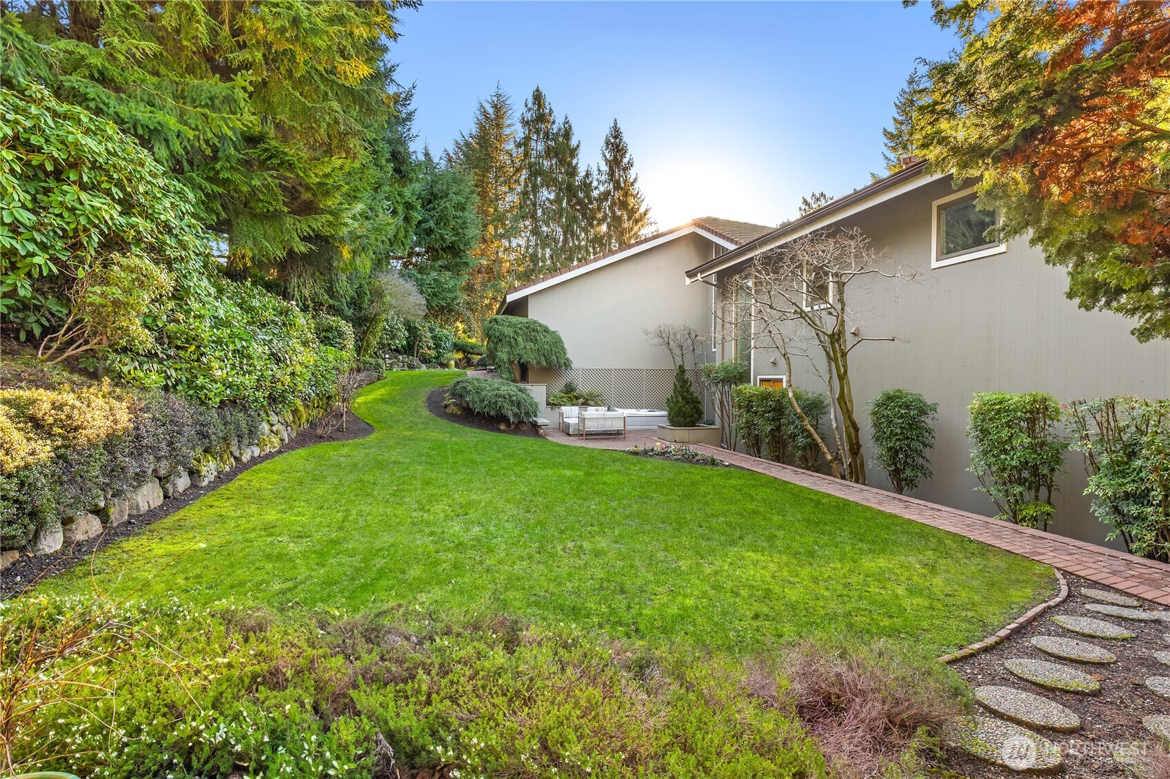 7580 Southeast 71st Street Mercer Island, WA 98040 - Photo 21 of 39