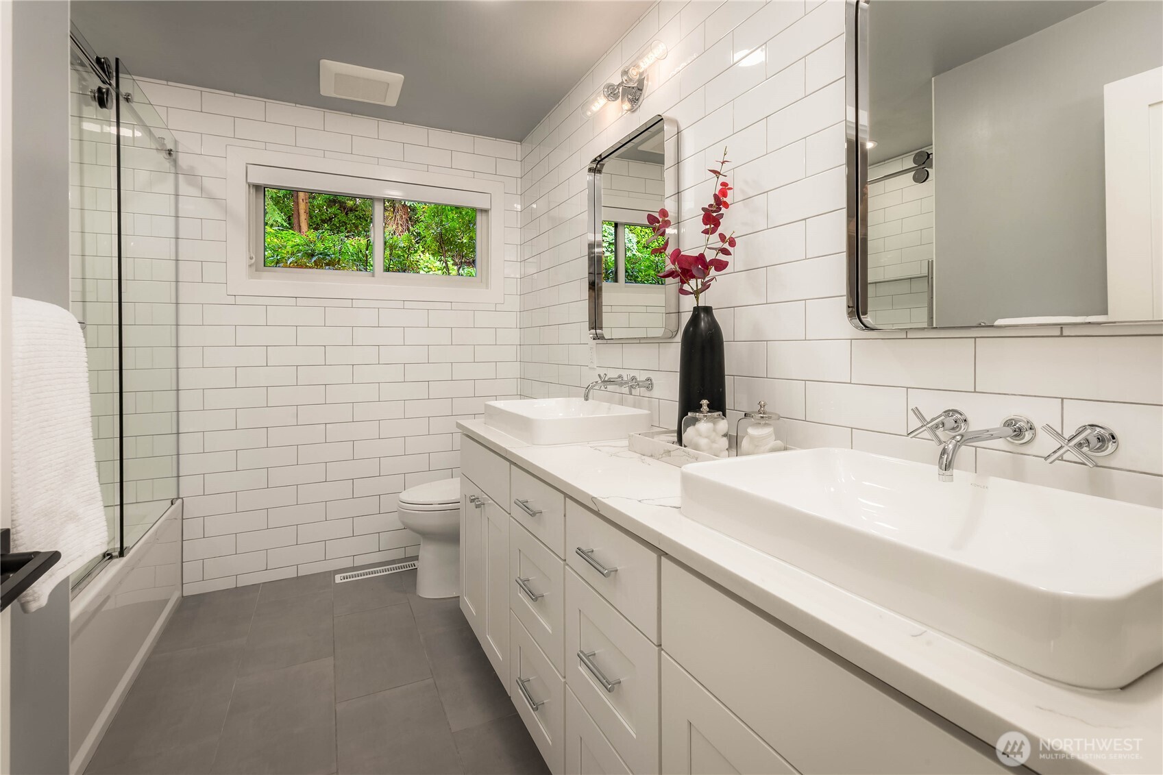 7580 Southeast 71st Street Mercer Island, WA 98040 - Photo 27 of 39