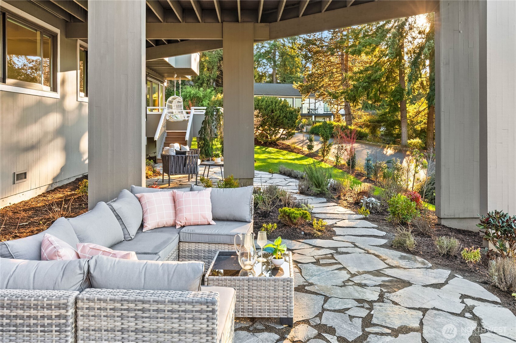 7580 Southeast 71st Street Mercer Island, WA 98040 - Photo 35 of 39