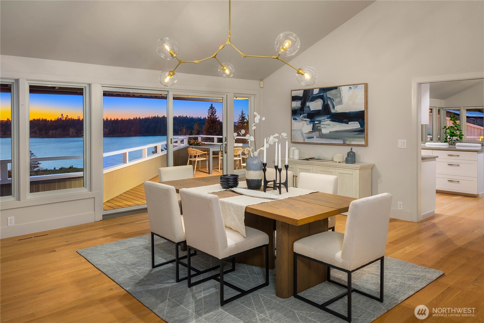 7580 Southeast 71st Street Mercer Island, WA 98040 - Photo 5 of 39