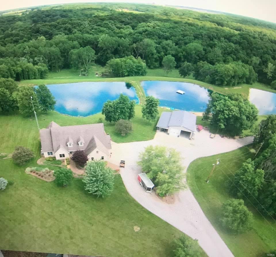 15380 Stagecoach Road Carlinville, IL 62626 - Photo 2 of 94 Gallery Image 2