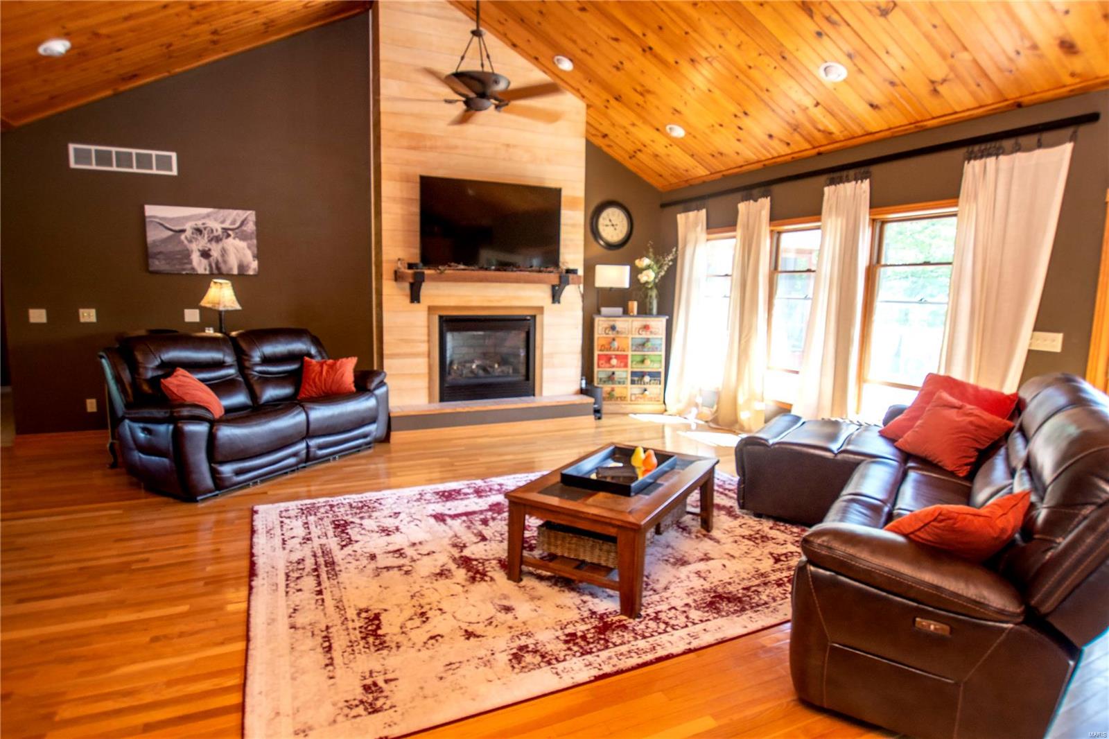 15380 Stagecoach Road Carlinville, IL 62626 - Photo 9 of 94 Gallery Image 9