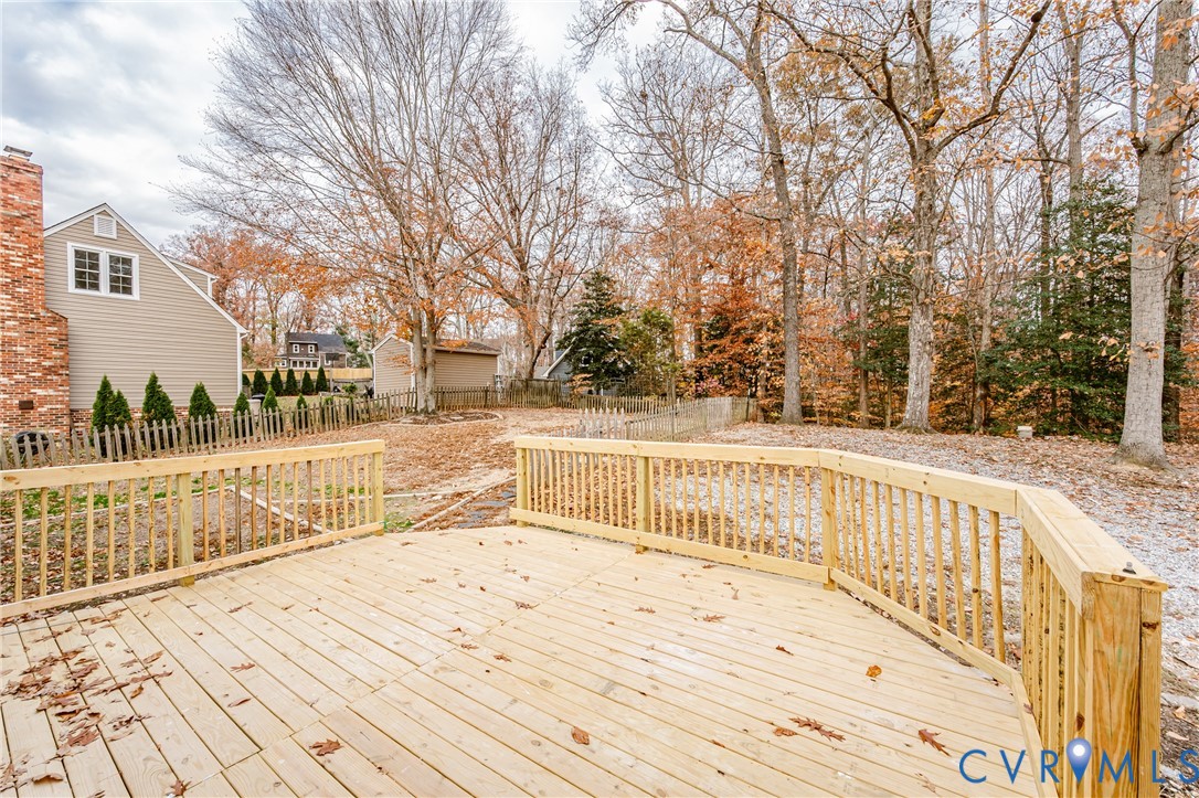 113 Eastman Road Chesterfield, VA 23236 - Photo 43 of 47 a view of balcony with wooden floor and fence