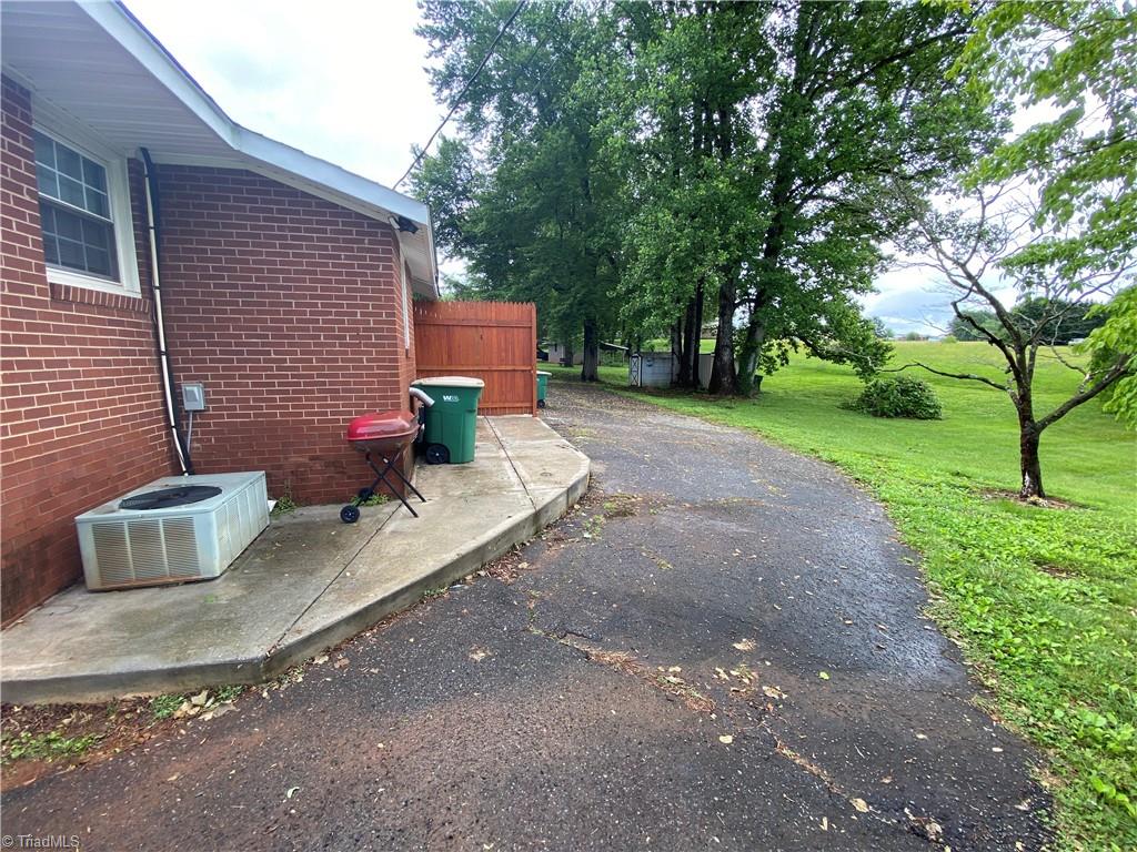 419 Blessing Drive Dobson, NC 27017 - Photo 4 of 17