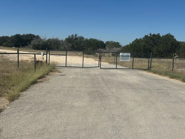 $749,900 | 141 SD 73510, Rocksprings, TX 78880