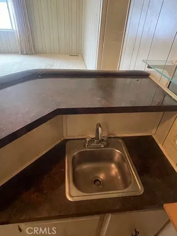 a close view of sink