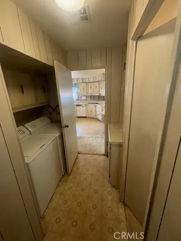 a view of utility room