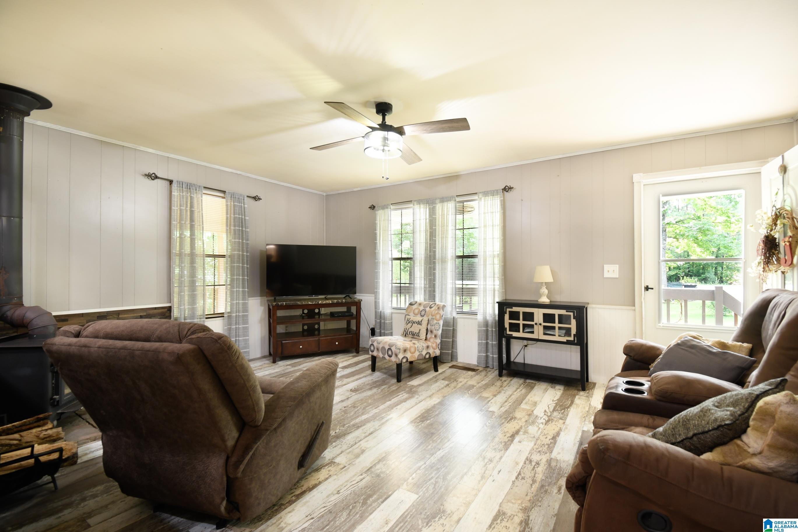 1215 County Road 193 Jemison, AL 35085 - Photo 13 of 33