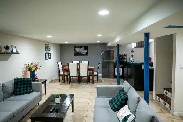 $369,000 | 340 East Drake Avenue, Addison, IL 60101