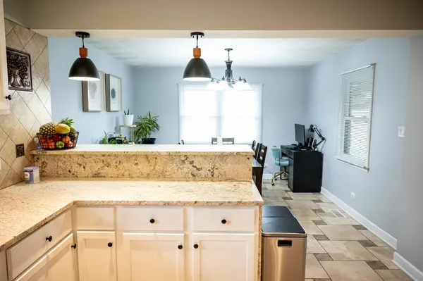 $369,000 | 340 East Drake Avenue, Addison, IL 60101