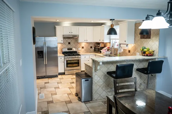 $369,000 | 340 East Drake Avenue, Addison, IL 60101