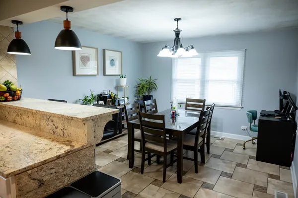 $369,000 | 340 East Drake Avenue, Addison, IL 60101