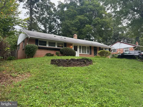 $575,000 | 7914 Hatteras Lane, Springfield, VA 22151