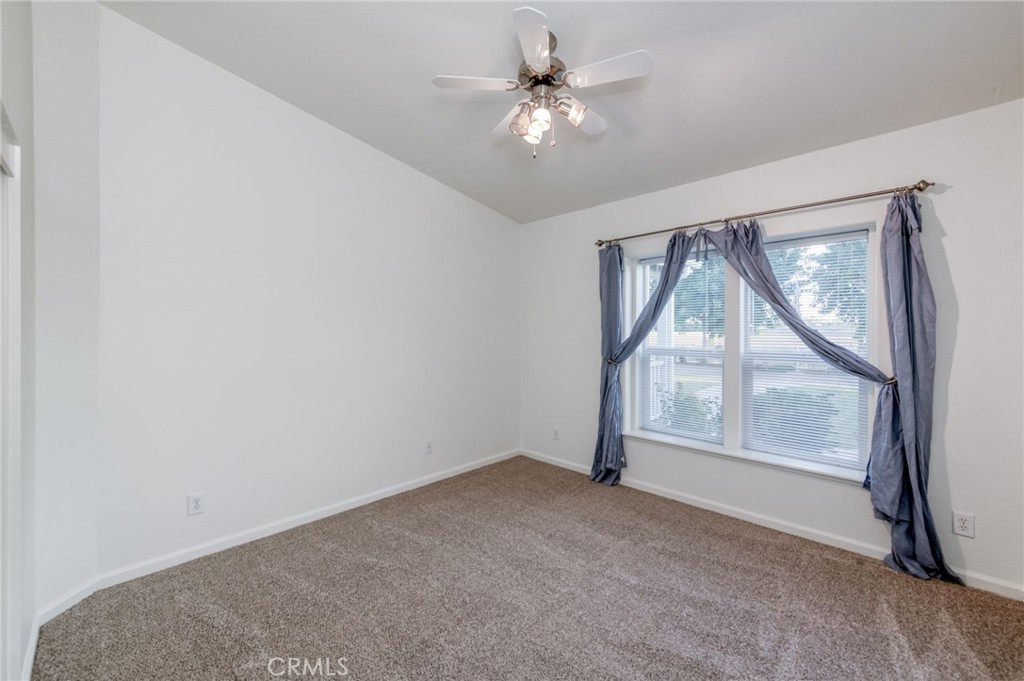 8646 Cairo Avenue Laton, CA 93242 - Photo 16 of 24