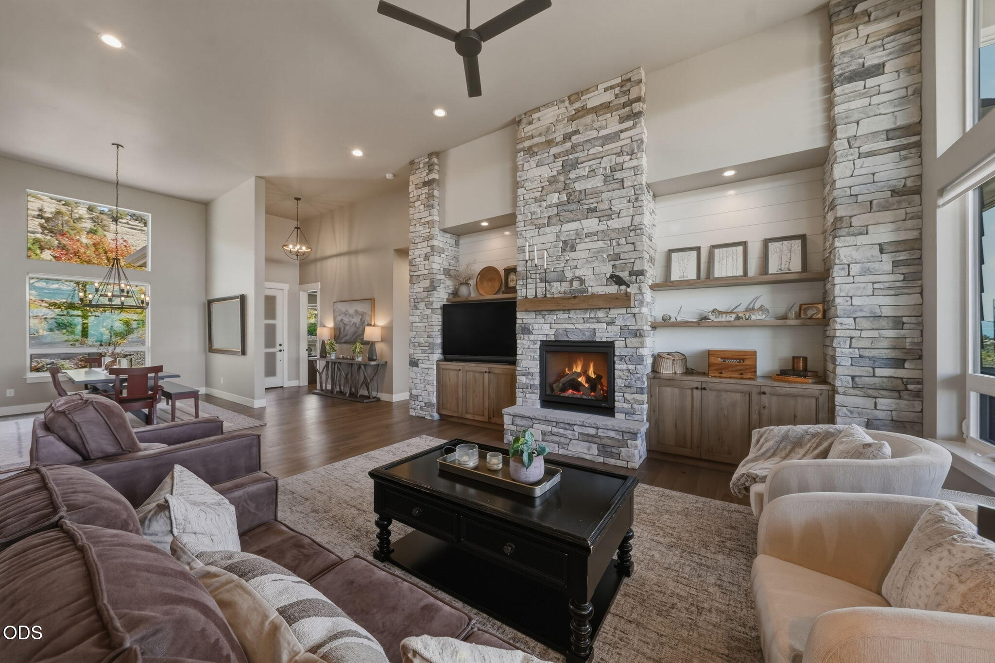883 Highland View Loop Redmond, OR 97756 - Photo 16 of 75 Gallery Image 16