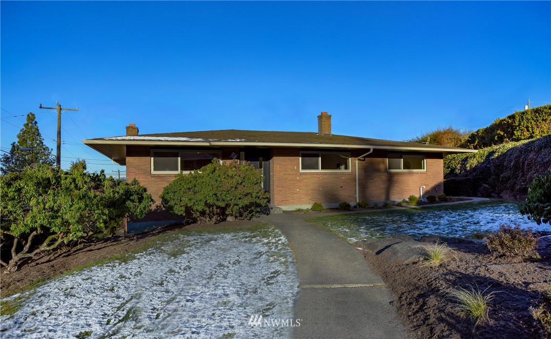 4026 Southwest Director Street Seattle, WA 98136 - Photo 2 of 22 Gallery Image 2