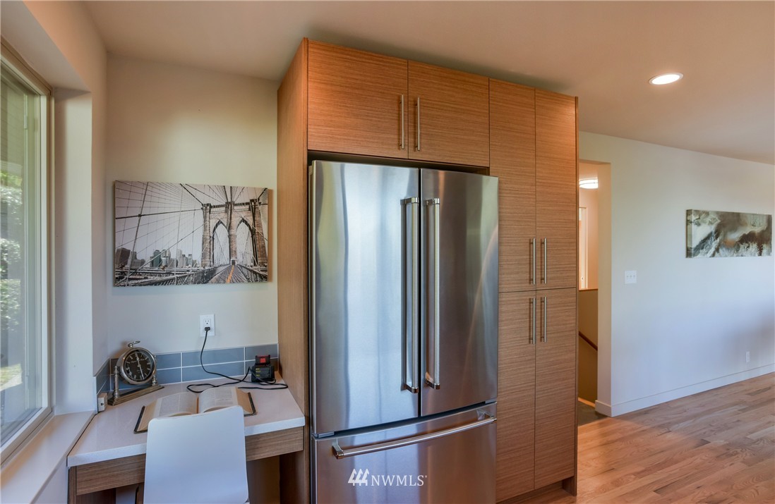 4026 Southwest Director Street Seattle, WA 98136 - Photo 11 of 22 Gallery Image 11