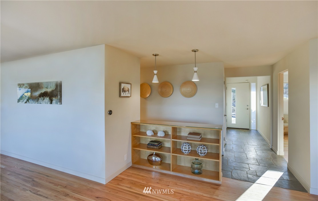 4026 Southwest Director Street Seattle, WA 98136 - Photo 5 of 22 Gallery Image 5