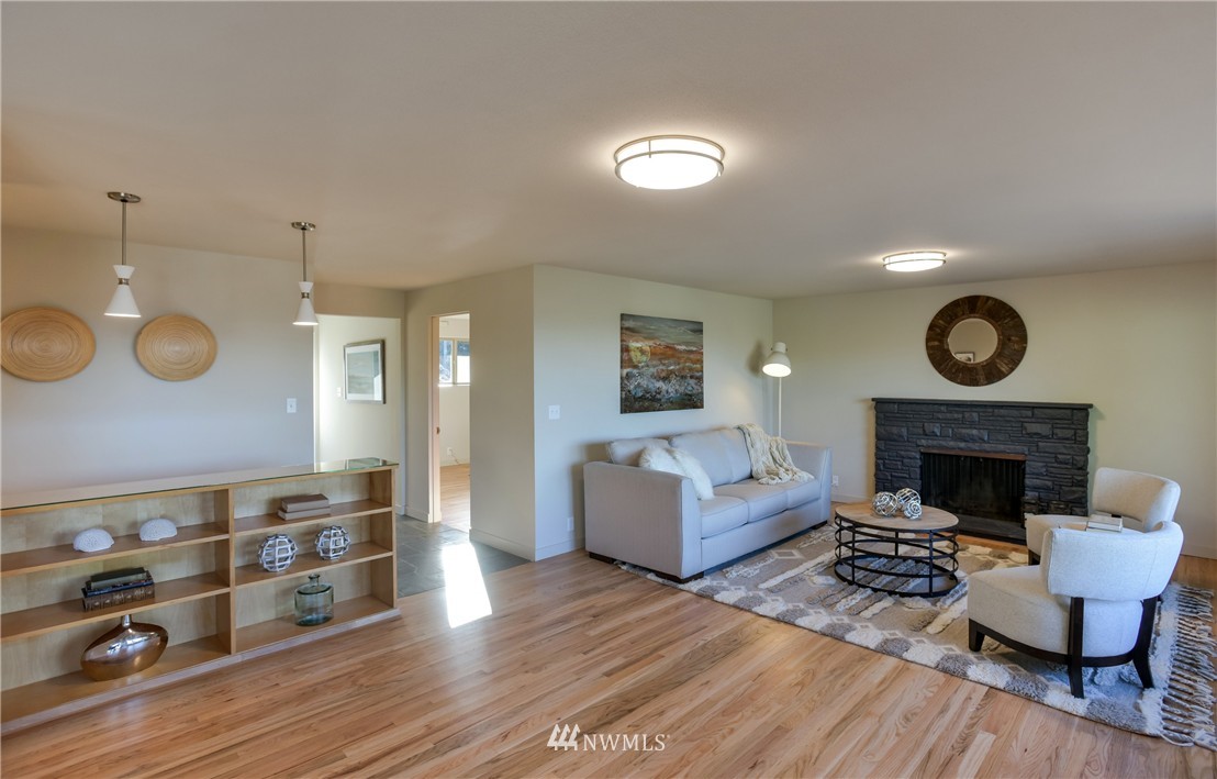 4026 Southwest Director Street Seattle, WA 98136 - Photo 7 of 22 Gallery Image 7