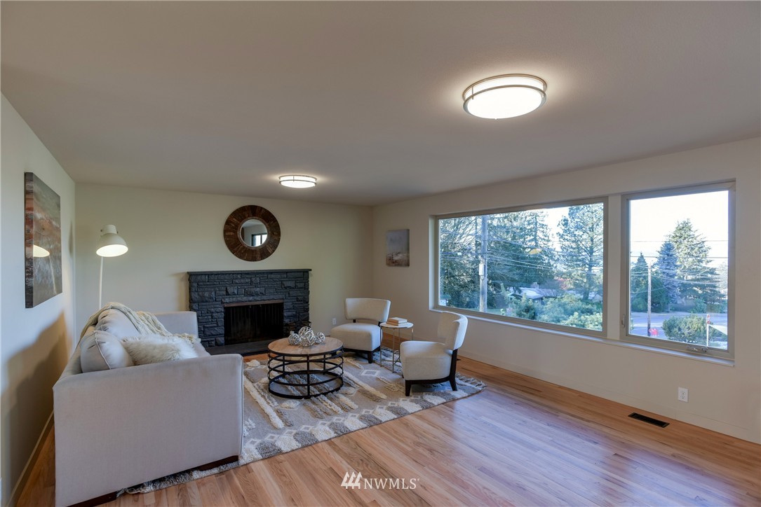 4026 Southwest Director Street Seattle, WA 98136 - Photo 9 of 22 Gallery Image 9