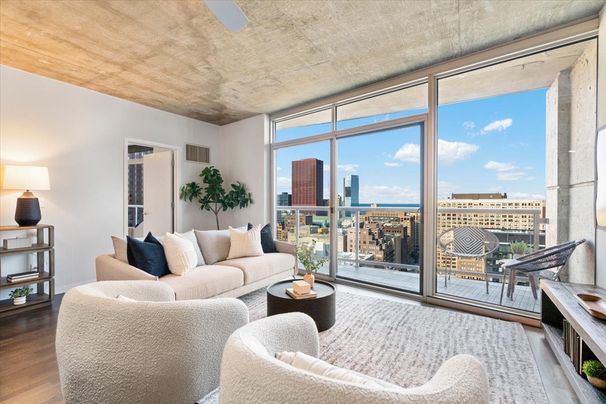 611 South Wells Street, Unit 2709 Chicago, IL 60607 - Photo 5 of 35