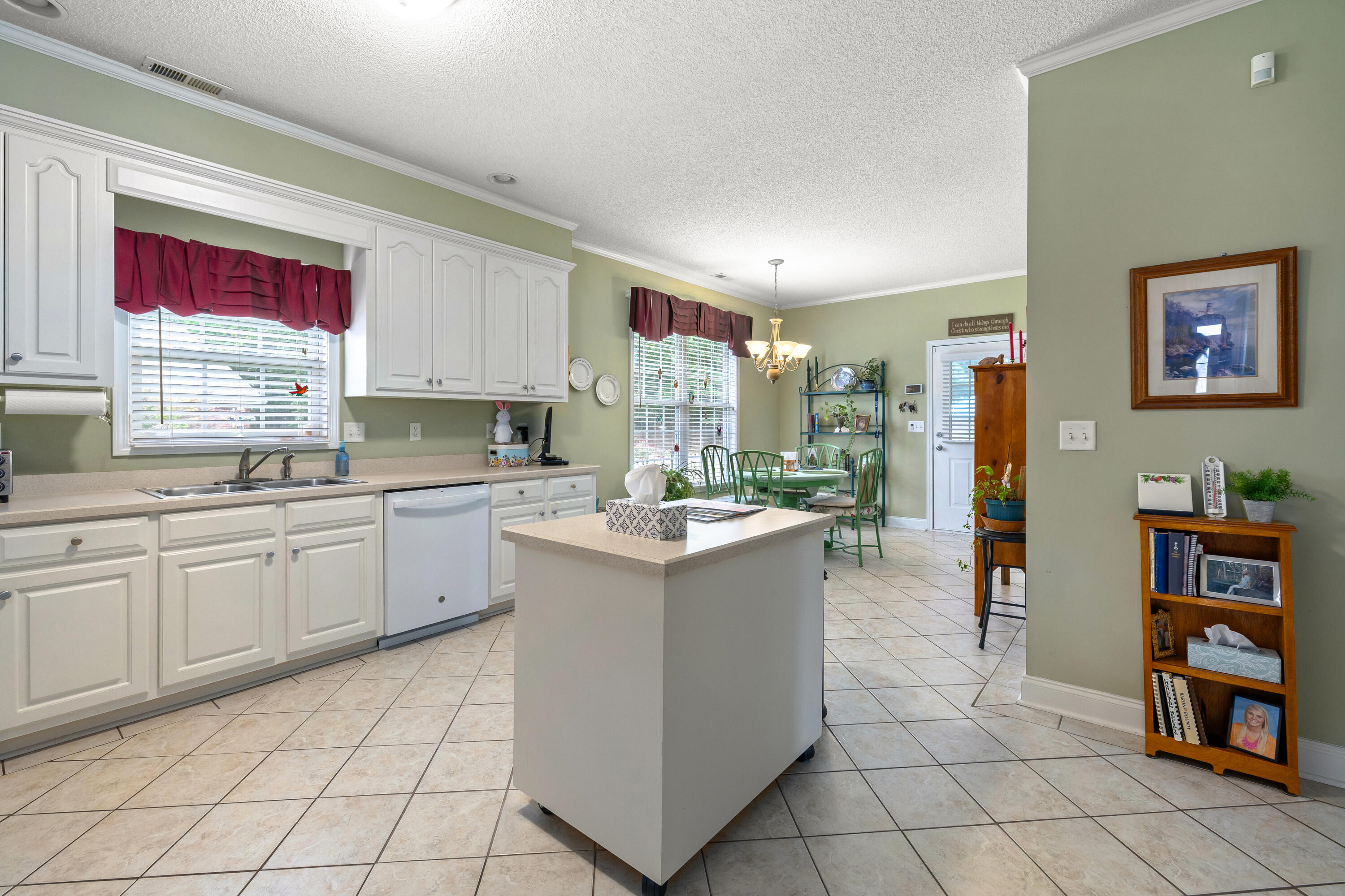 3221 Mayflower Lane Sumter, SC 29150 - Photo 13 of 44