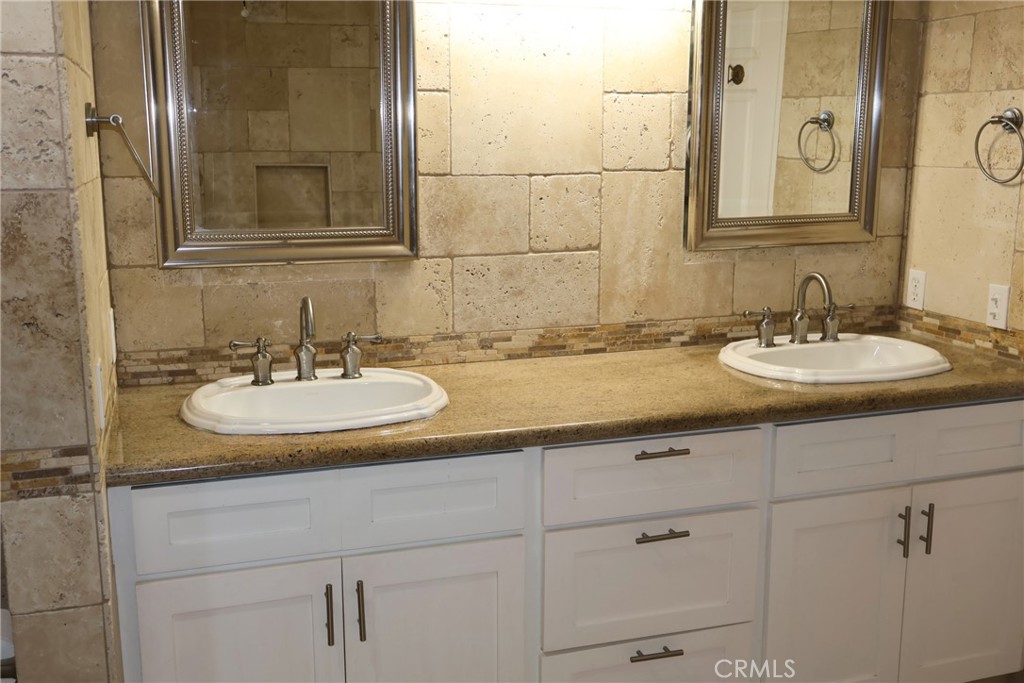 6508 Sandy Point Court Rancho Palos Verdes, CA 90275 - Photo 27 of 61 Primary Bathroom