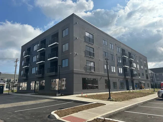 $2,200 | 414 Mather Street, Unit 1, Hamden, CT 06514