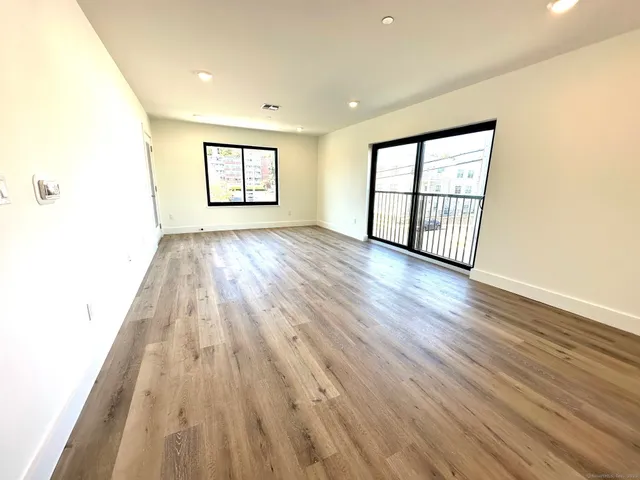 $2,200 | 414 Mather Street, Unit 1, Hamden, CT 06514