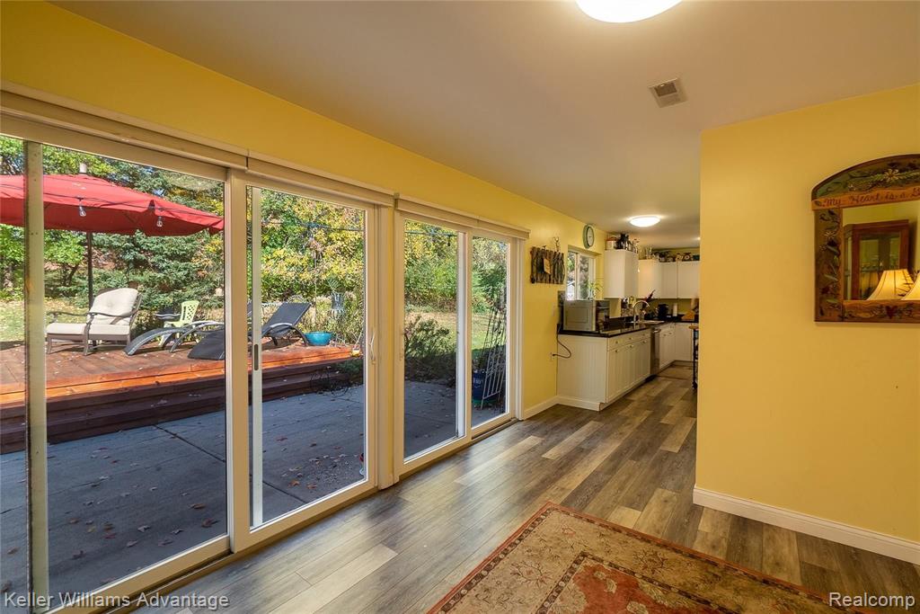 2360 West Square Lake Road Troy, MI 48098 - Photo 18 of 45