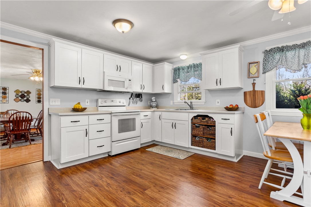 404 Newcomb Road North Kingstown, RI 02852 - Photo 4 of 44 Gallery Image 4