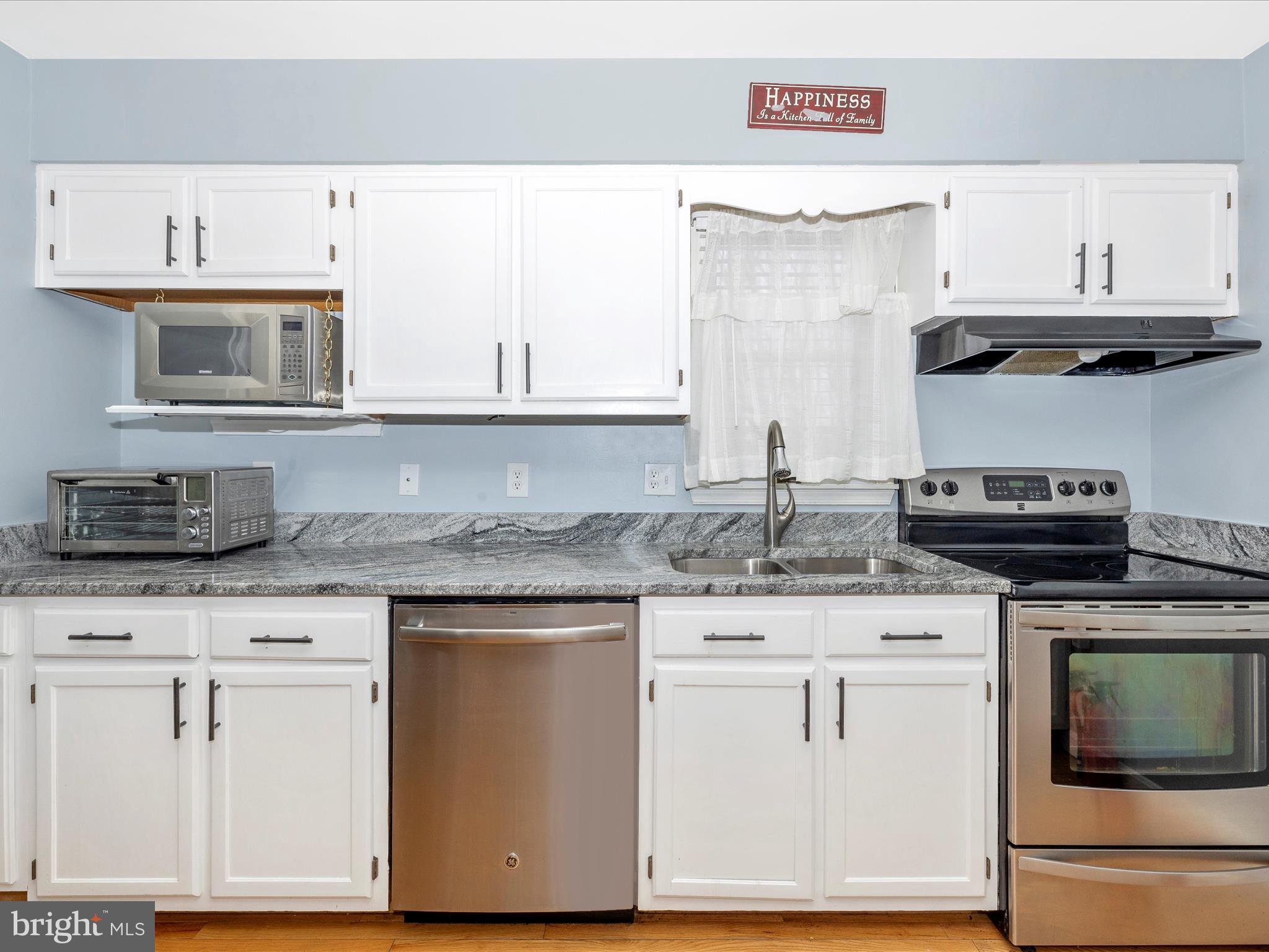 14108 Peddicord Road Mount Airy, MD 21771 - Photo 12 of 43 Kitchen - stainless steel appliances