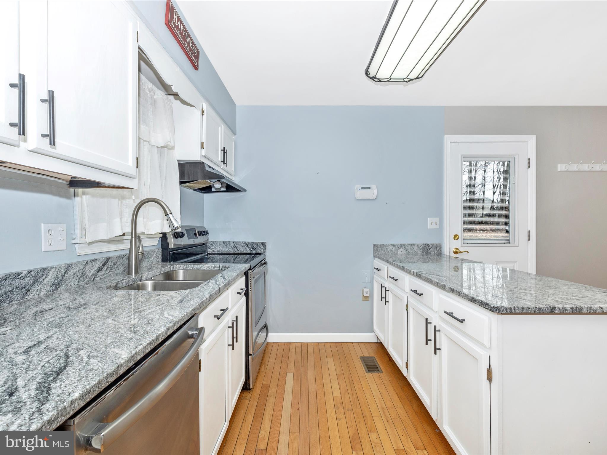 14108 Peddicord Road Mount Airy, MD 21771 - Photo 13 of 43 Kitchen