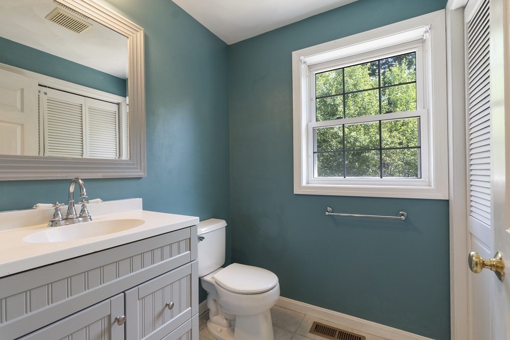 6 Chestnut Way Methuen, MA 01844 - Photo 12 of 42 Gallery Image 12