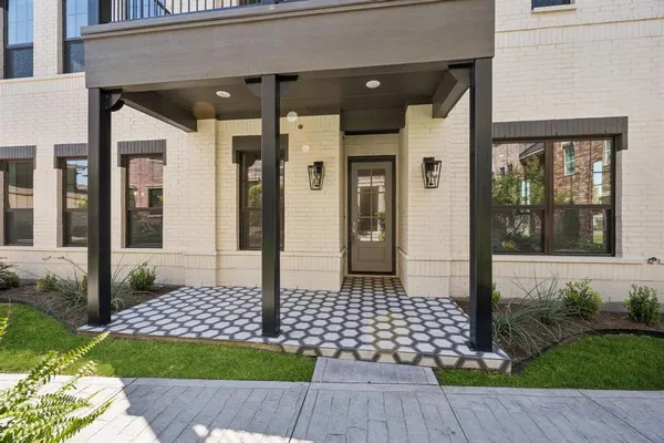 $629,000 | 305 Sunset Lane, Unit 104, Fort Worth, TX 76114