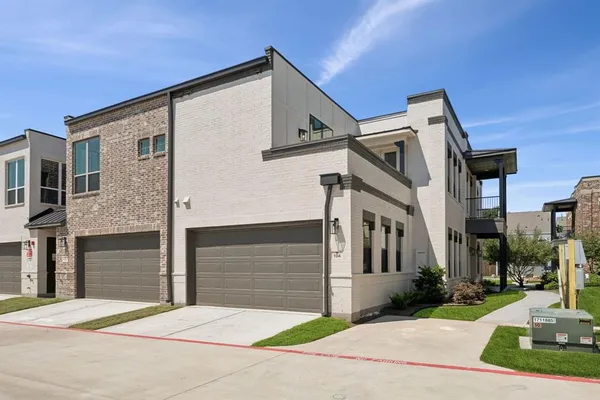 $629,000 | 305 Sunset Lane, Unit 104, Fort Worth, TX 76114
