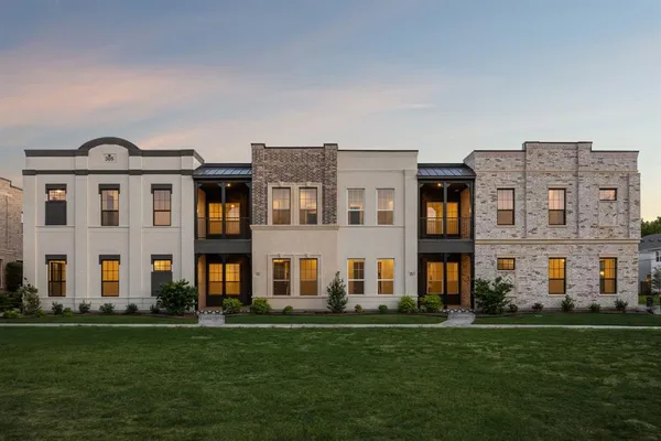 $629,000 | 305 Sunset Lane, Unit 104, Fort Worth, TX 76114
